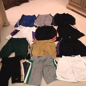 **NIKE SHORTS BUNDLE** Size L (12 pairs)